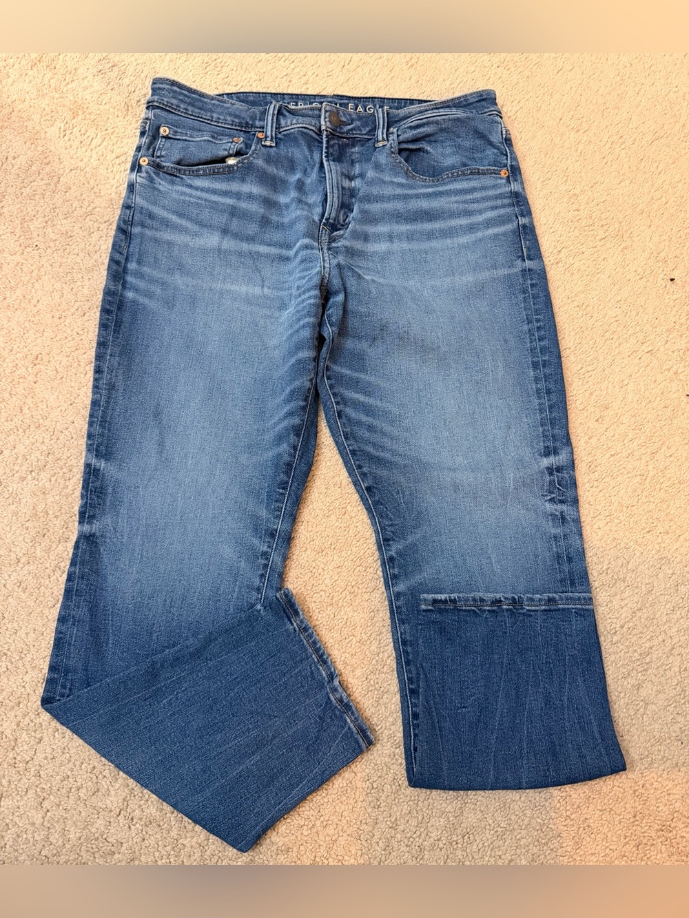 American Eagle Outfitters Men’s Faded Blue Straight Jeans